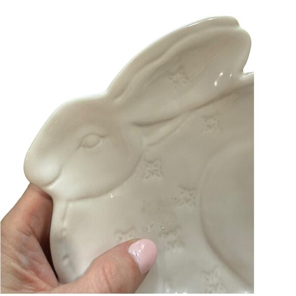 Pottery Barn Rabbit Serving Plate White Bunny Candy Dish Embossed Flowers Easter - Picture 3 of 5